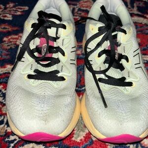 ASICS gel Women's Athletic Shoes - Gray and Pink size 7